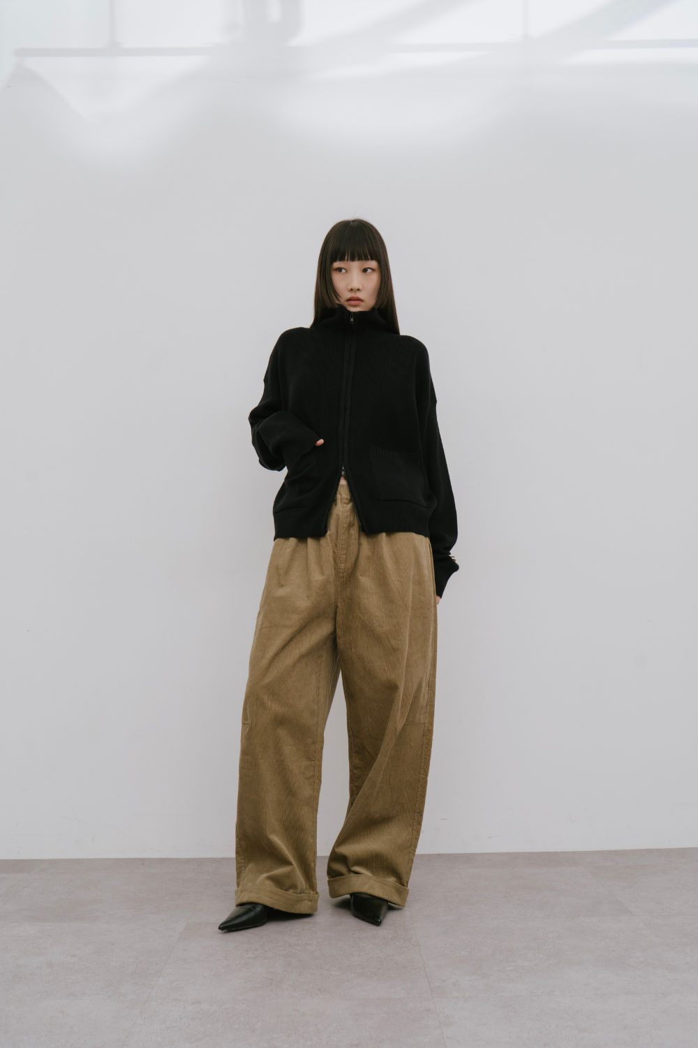 Corduroy roll up curved pants