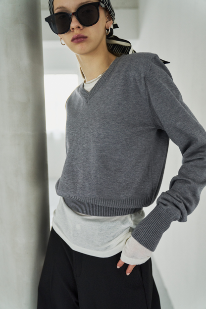 Power shoulder v-neck knit