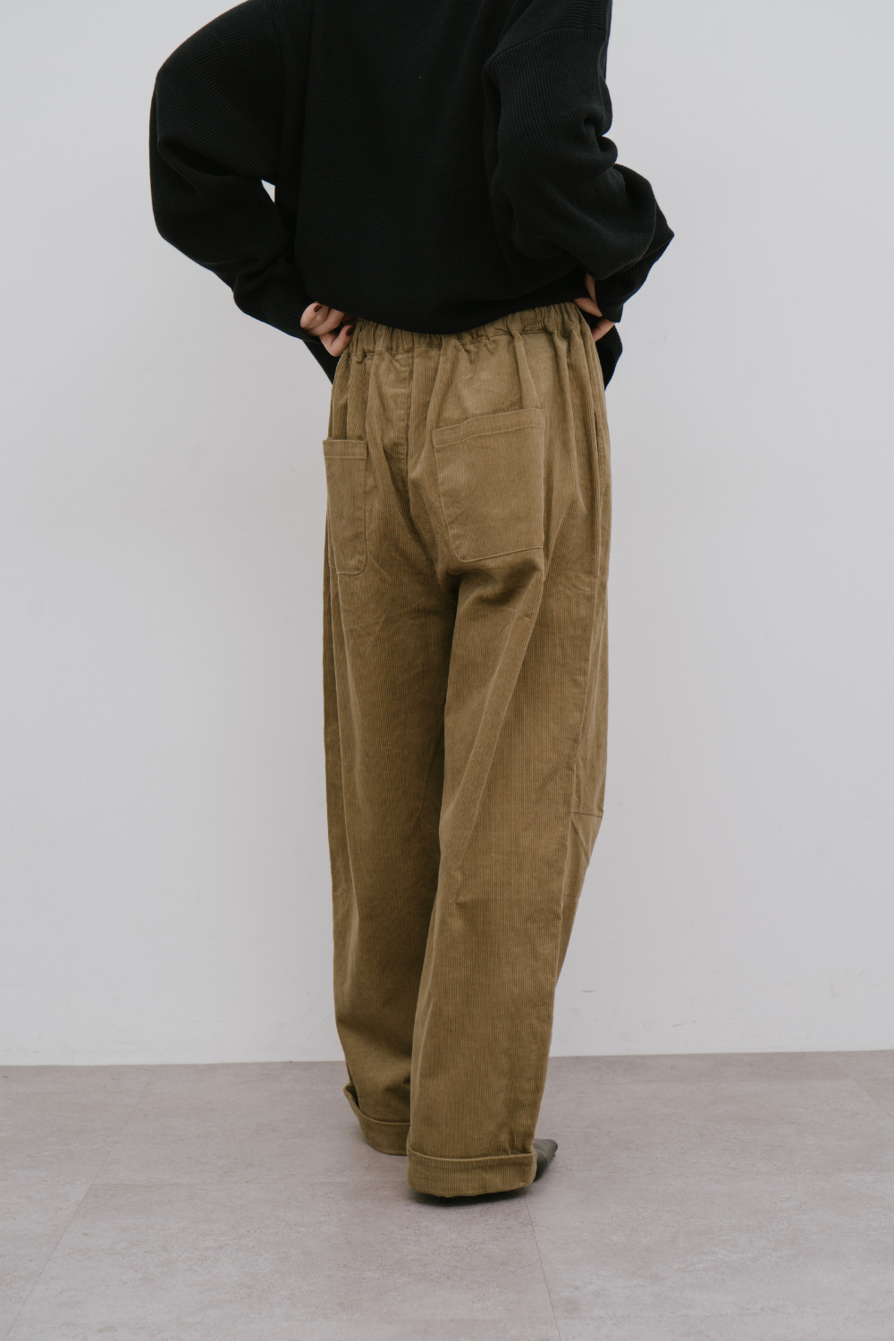 Corduroy roll up curved pants