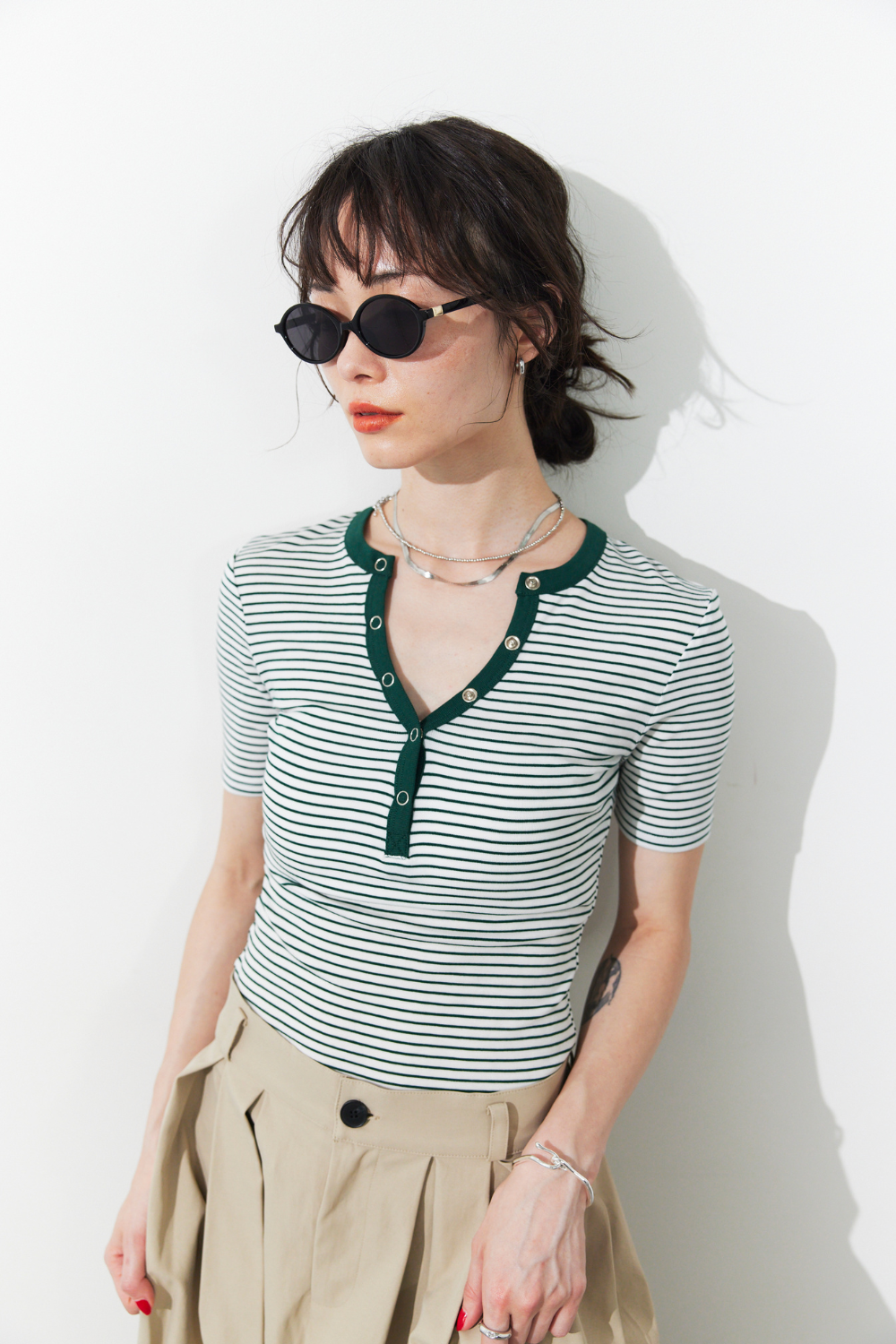 Snap button henry neck border TEE