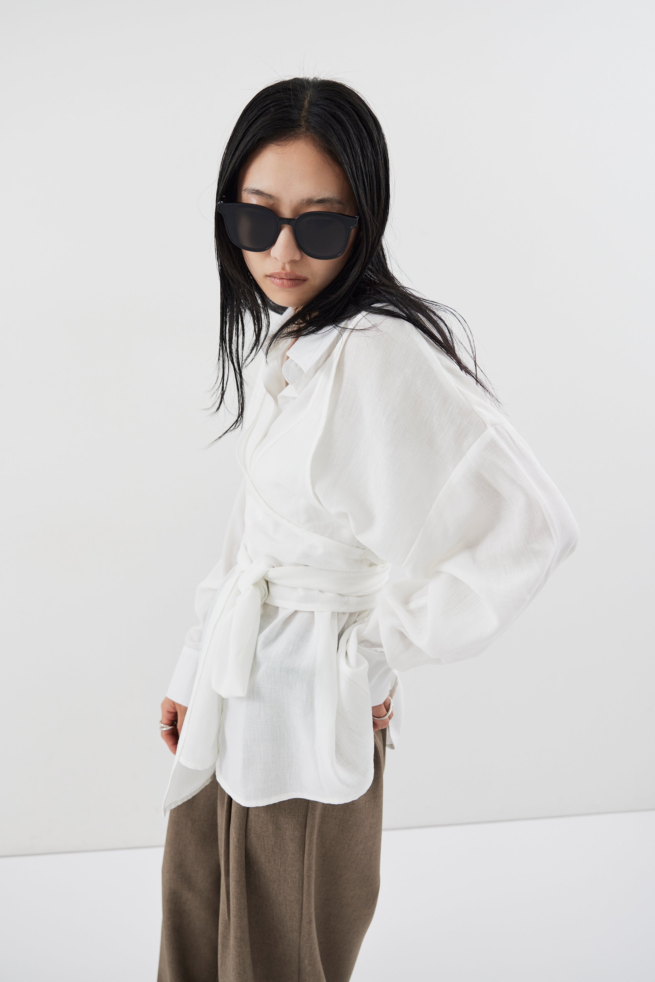 Bustier comb airy shirt