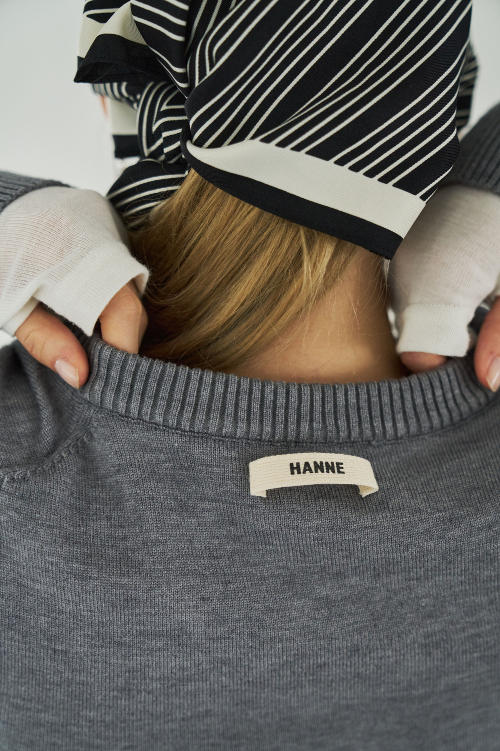 Power shoulder v-neck knit