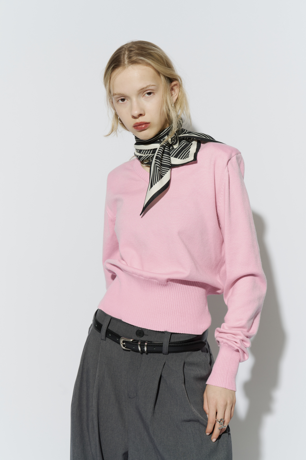 Power shoulder v-neck knit