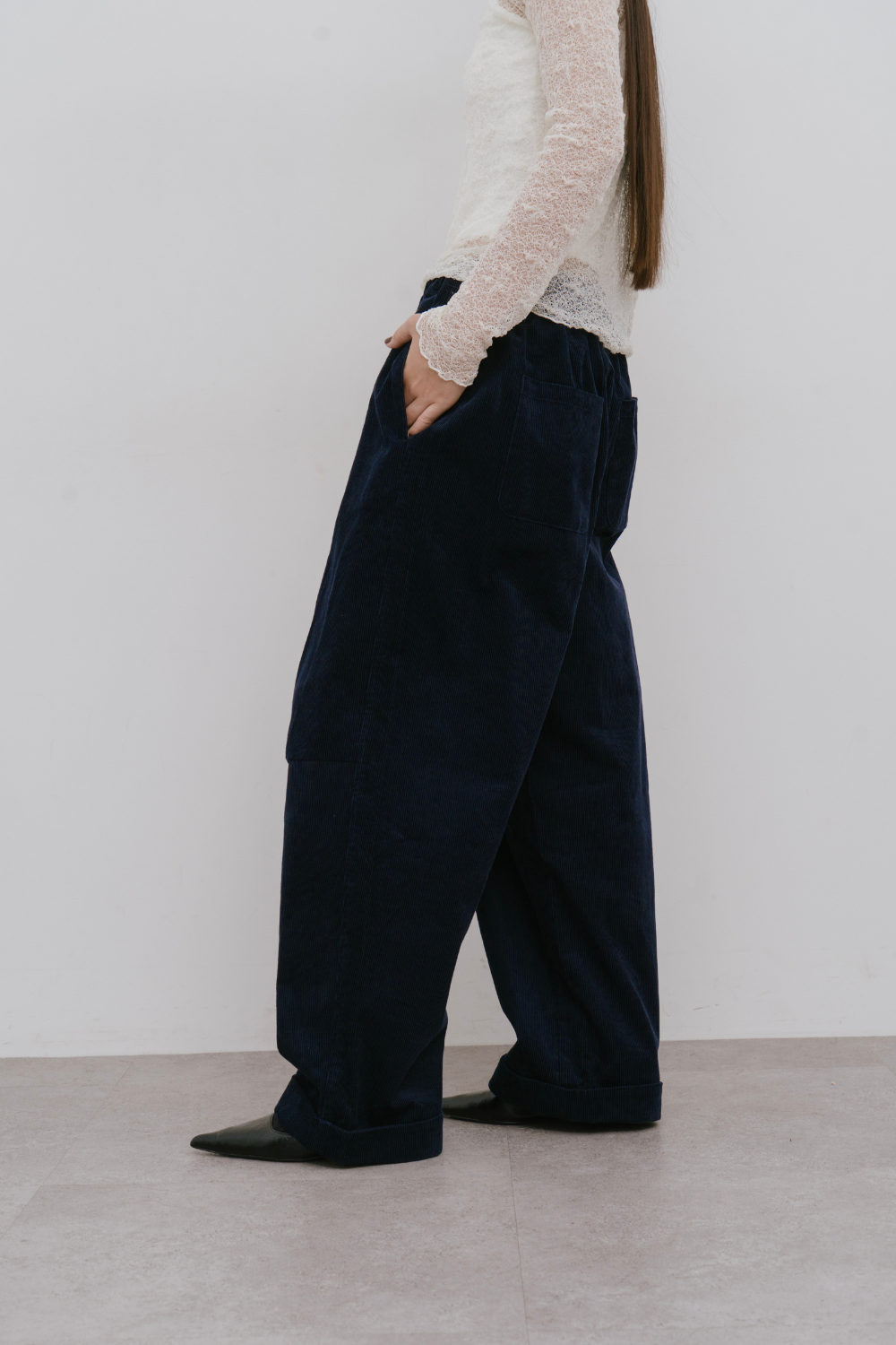 Corduroy roll up curved pants