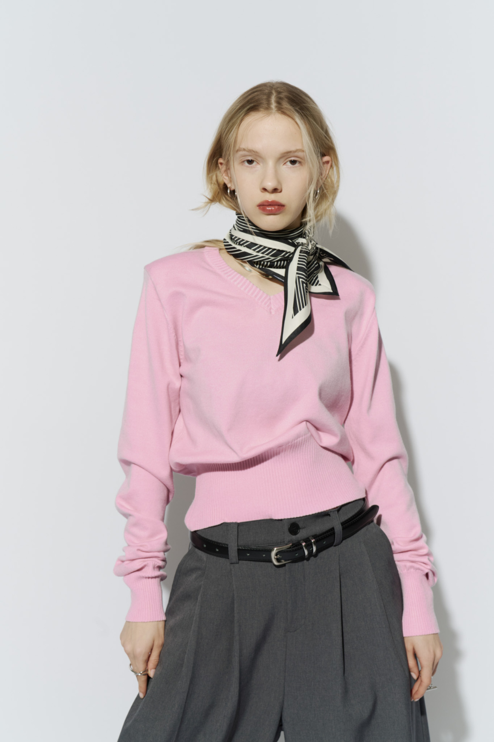 Power shoulder v-neck knit