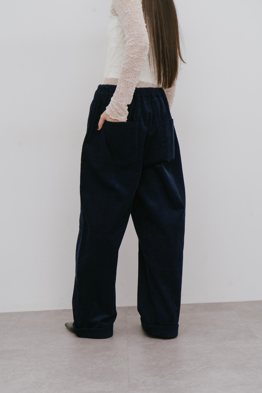 Corduroy roll up curved pants