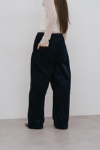 Corduroy roll up curved pants
