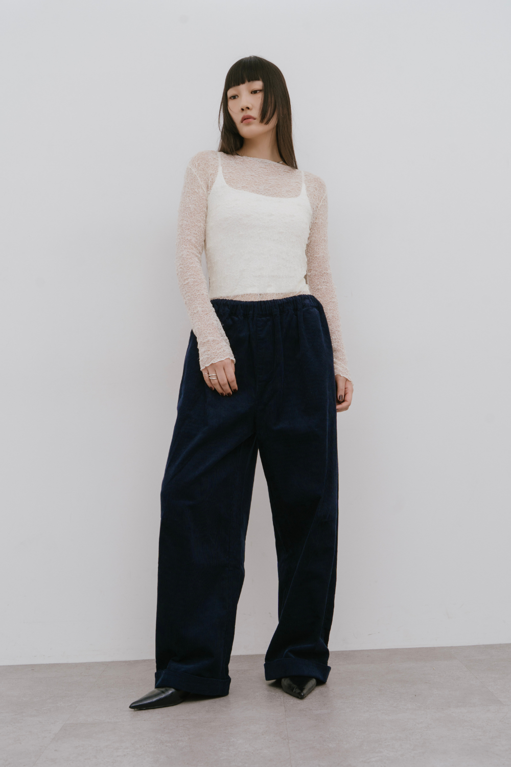 Corduroy roll up curved pants