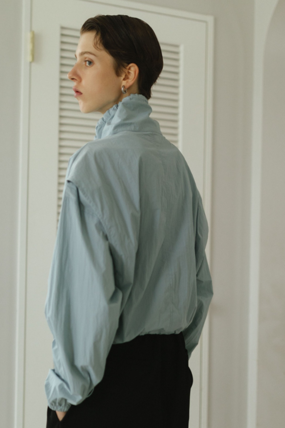 Drawstring stand collar shirt