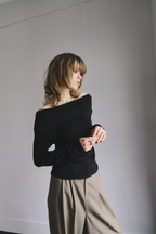 Draped neck off-shoulder long TEE