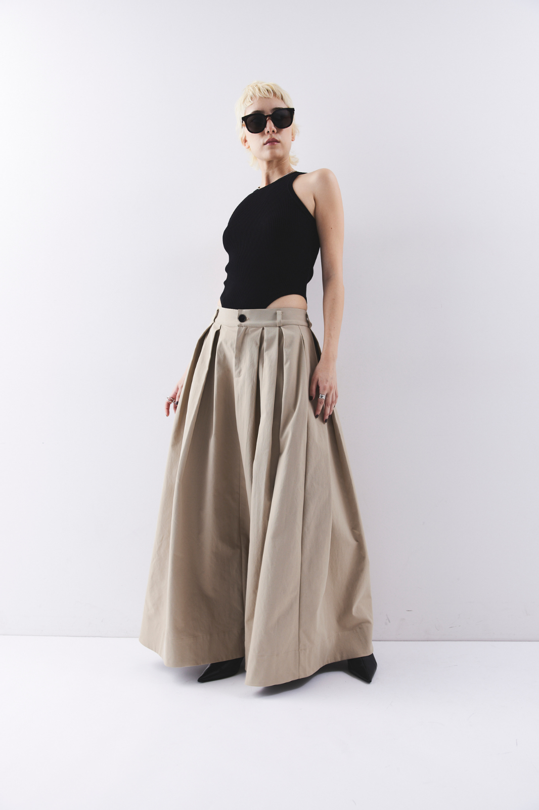 Tuck flare maxi skirt