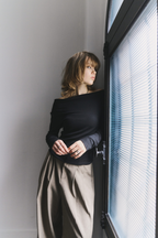 Draped neck off-shoulder long TEE