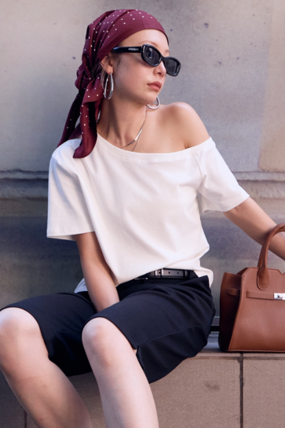 One-shoulder T-shirt