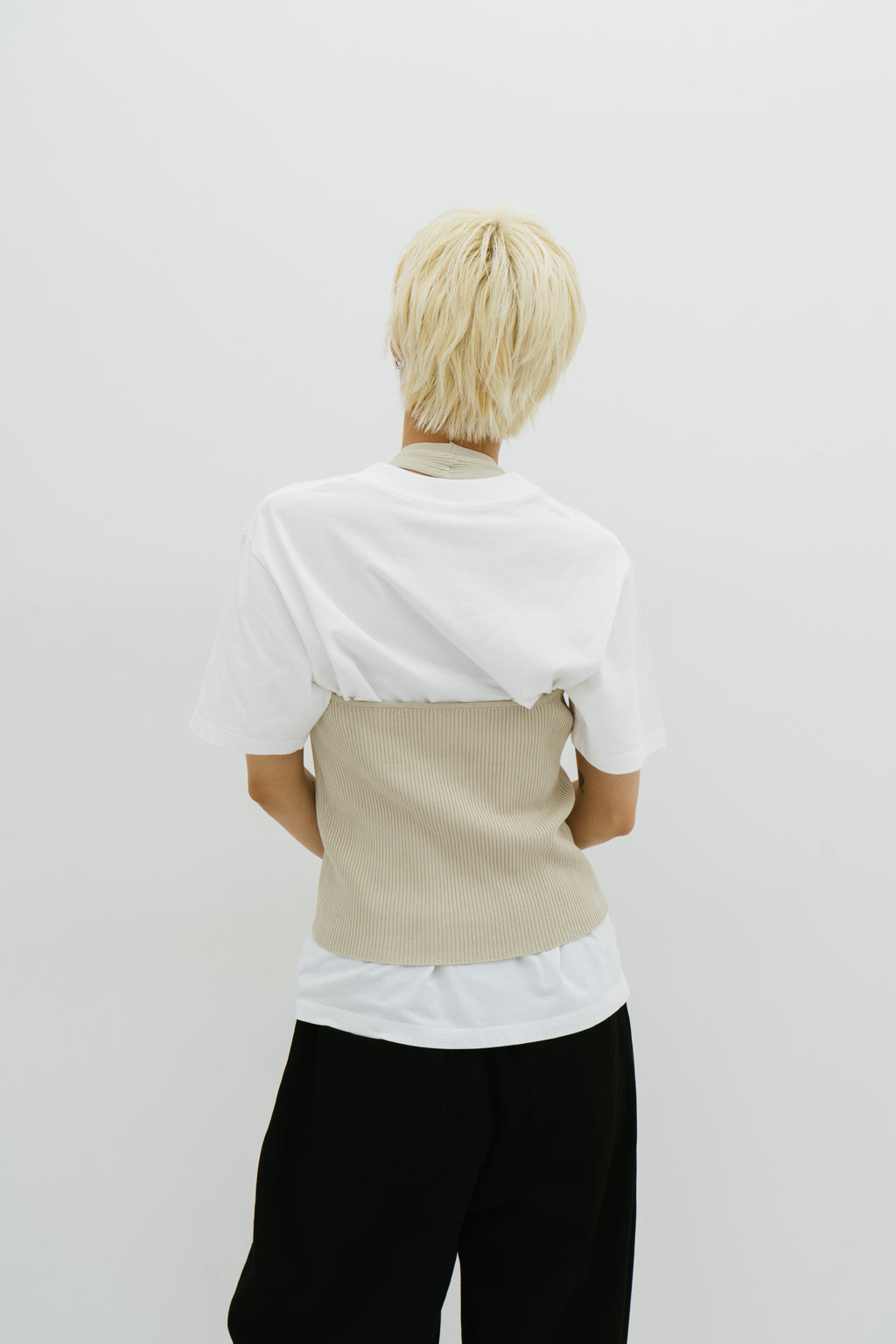 Halter neck knit vest
