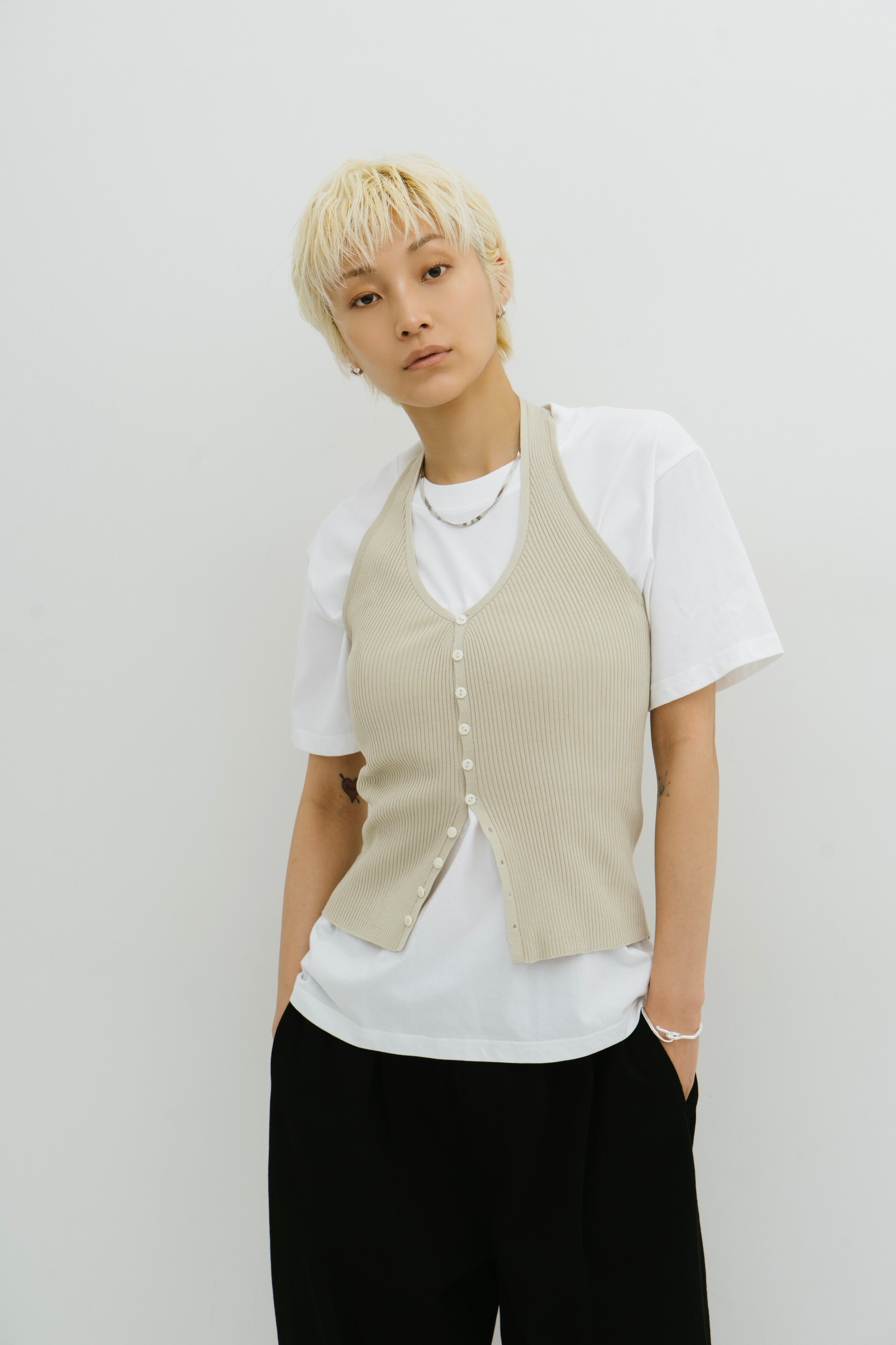 Halter neck knit vest