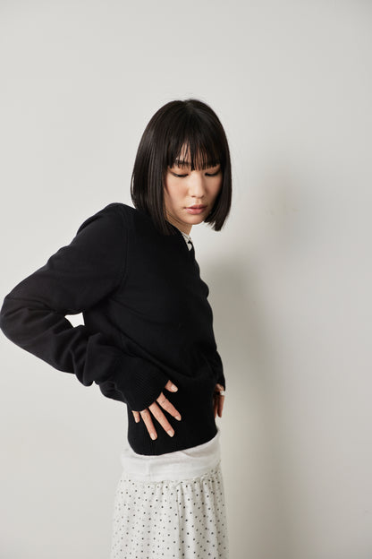 Power shoulder v-neck knit