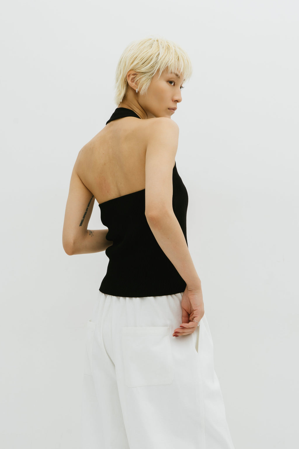 Halter neck knit vest