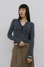 Snap-button henry-neck long sleeve TEE