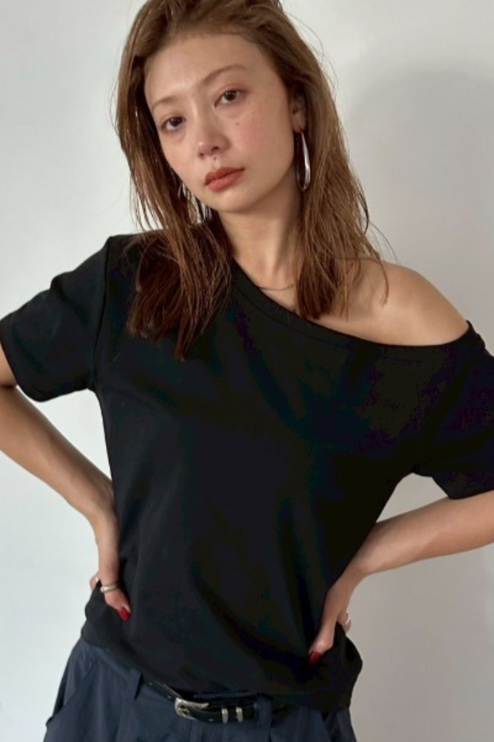 One-shoulder T-shirt