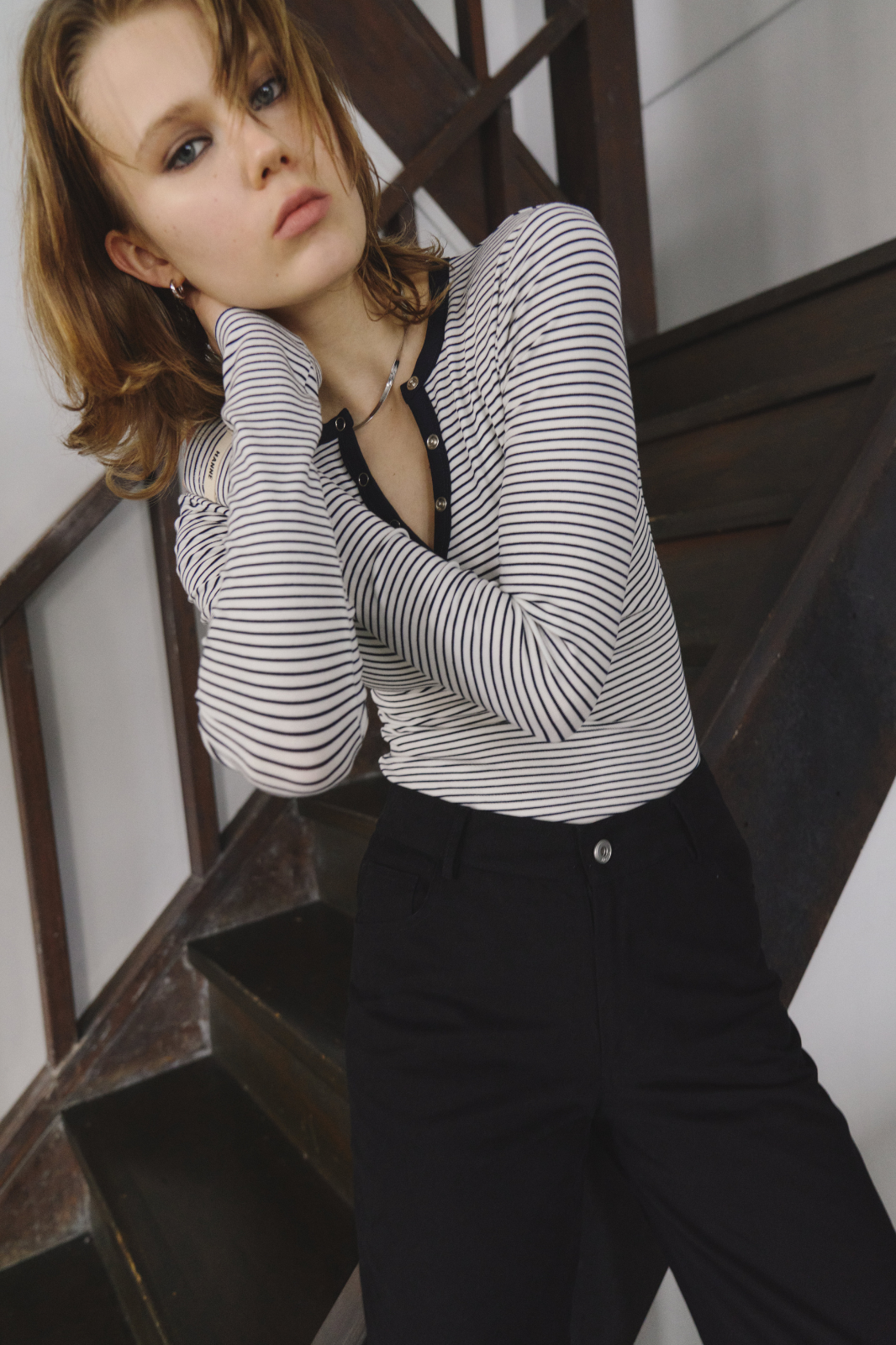 Snap-button henry-neck long sleeve TEE