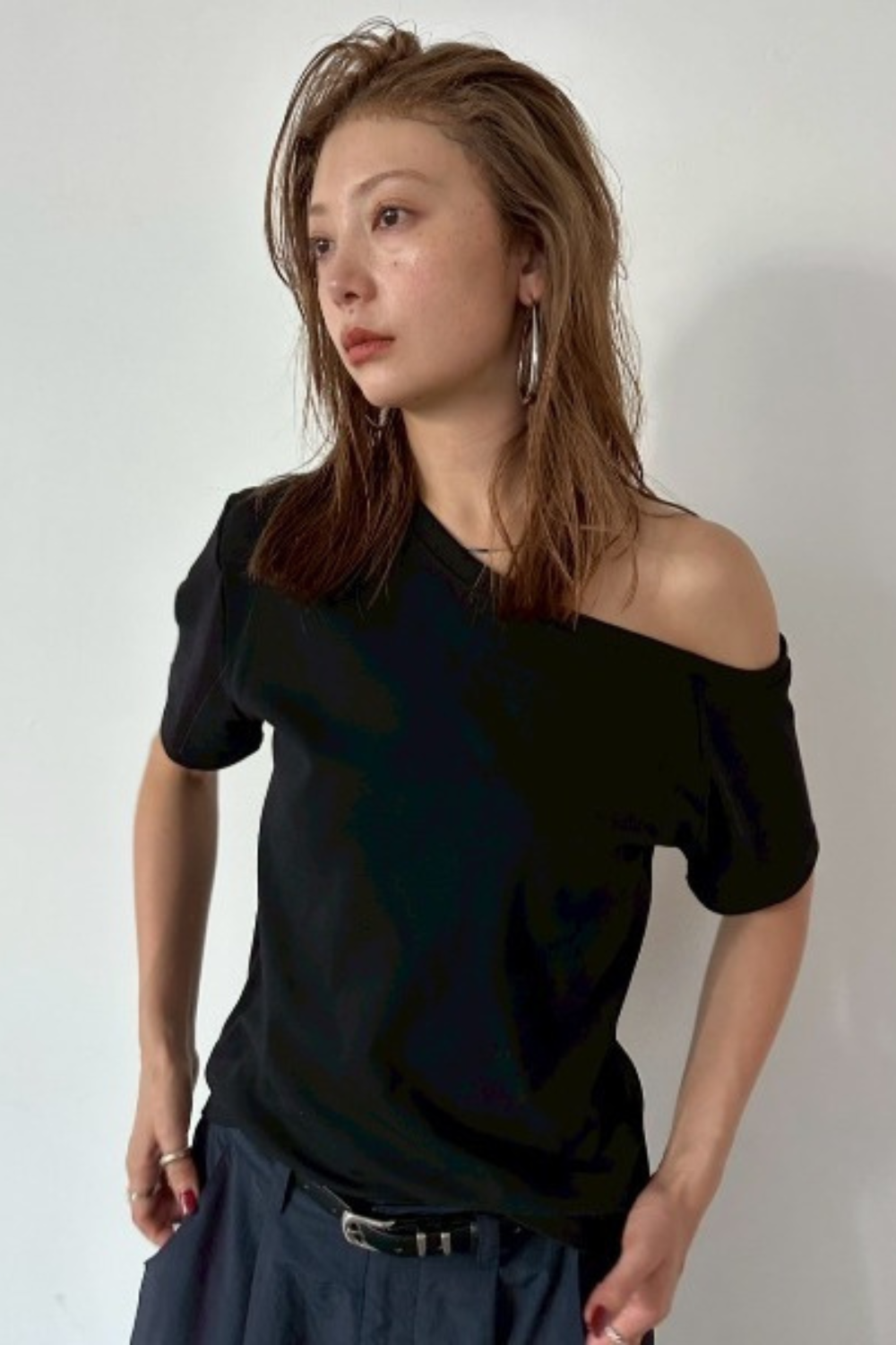 One-shoulder T-shirt