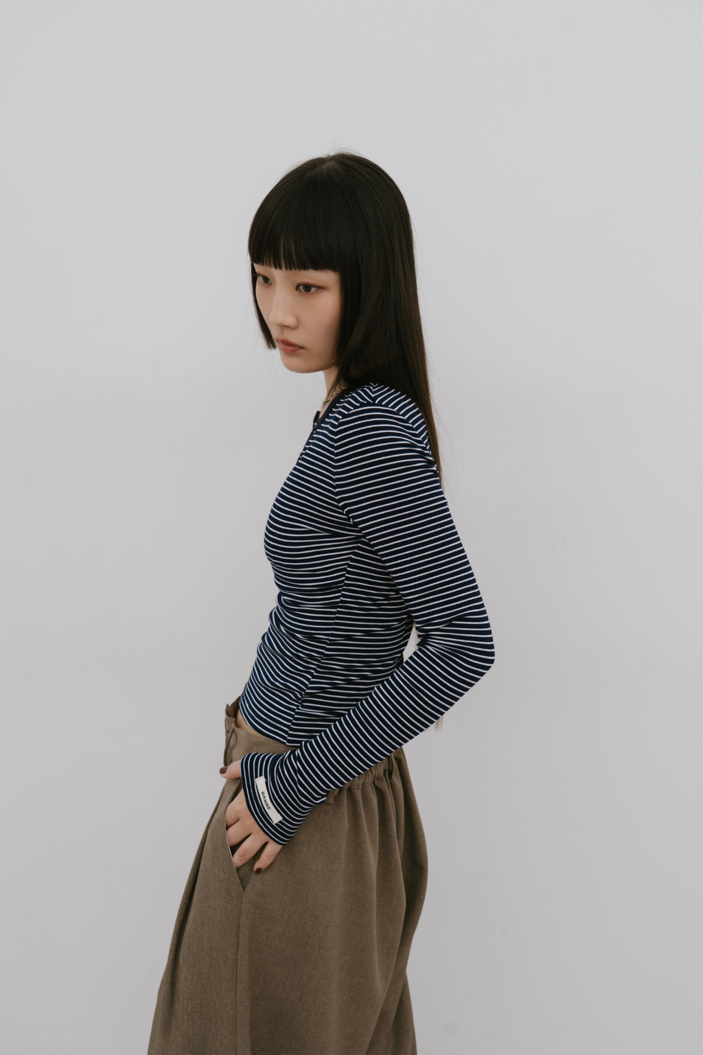 Snap-button henry-neck long sleeve TEE