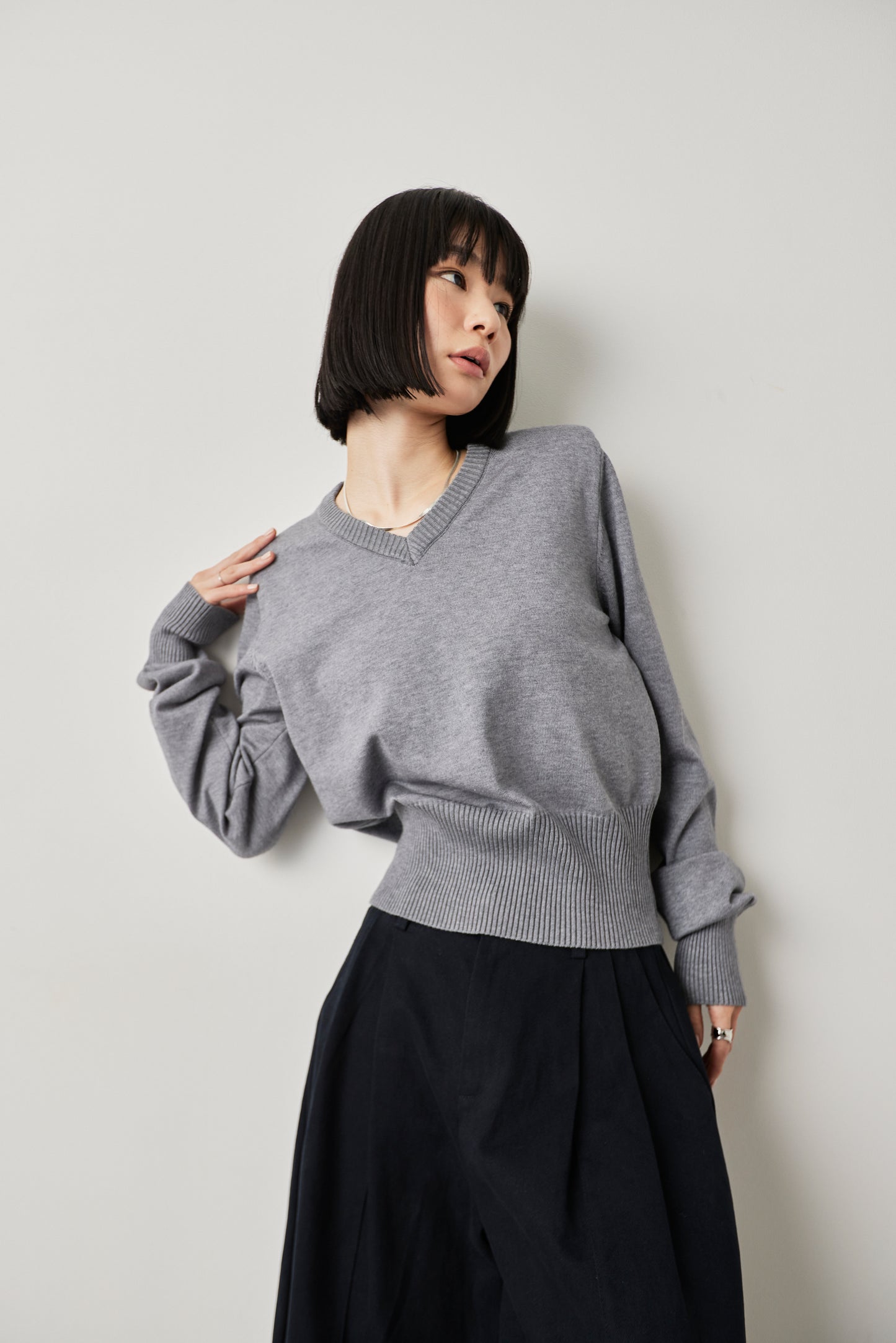 Power shoulder v-neck knit