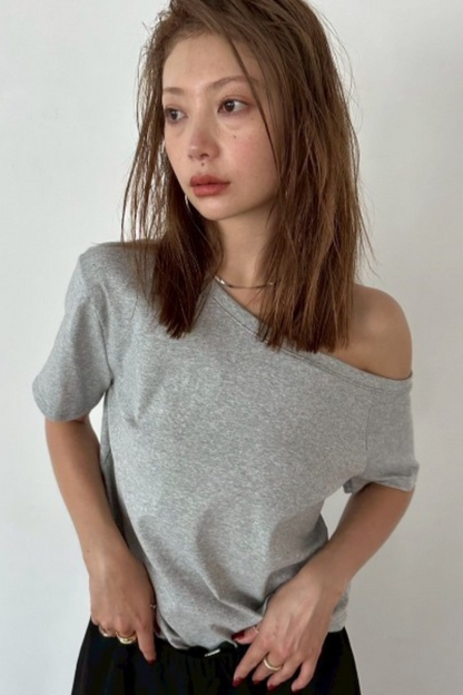 One-shoulder T-shirt