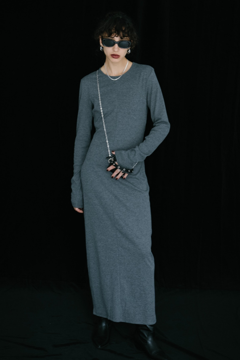 Long-sleeve back cut design dress