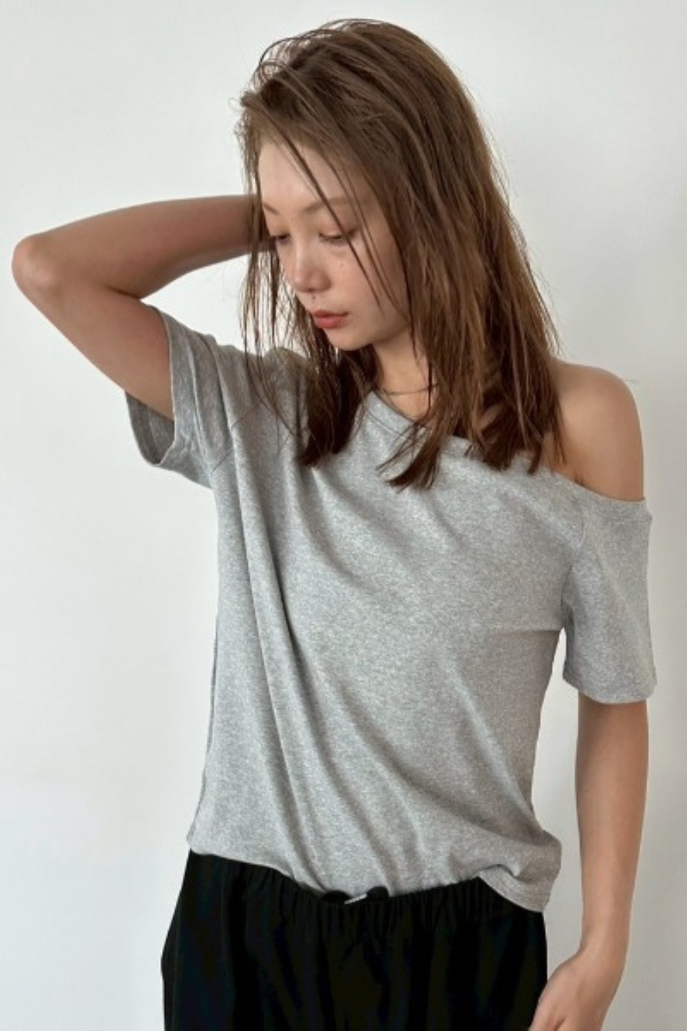 One-shoulder T-shirt