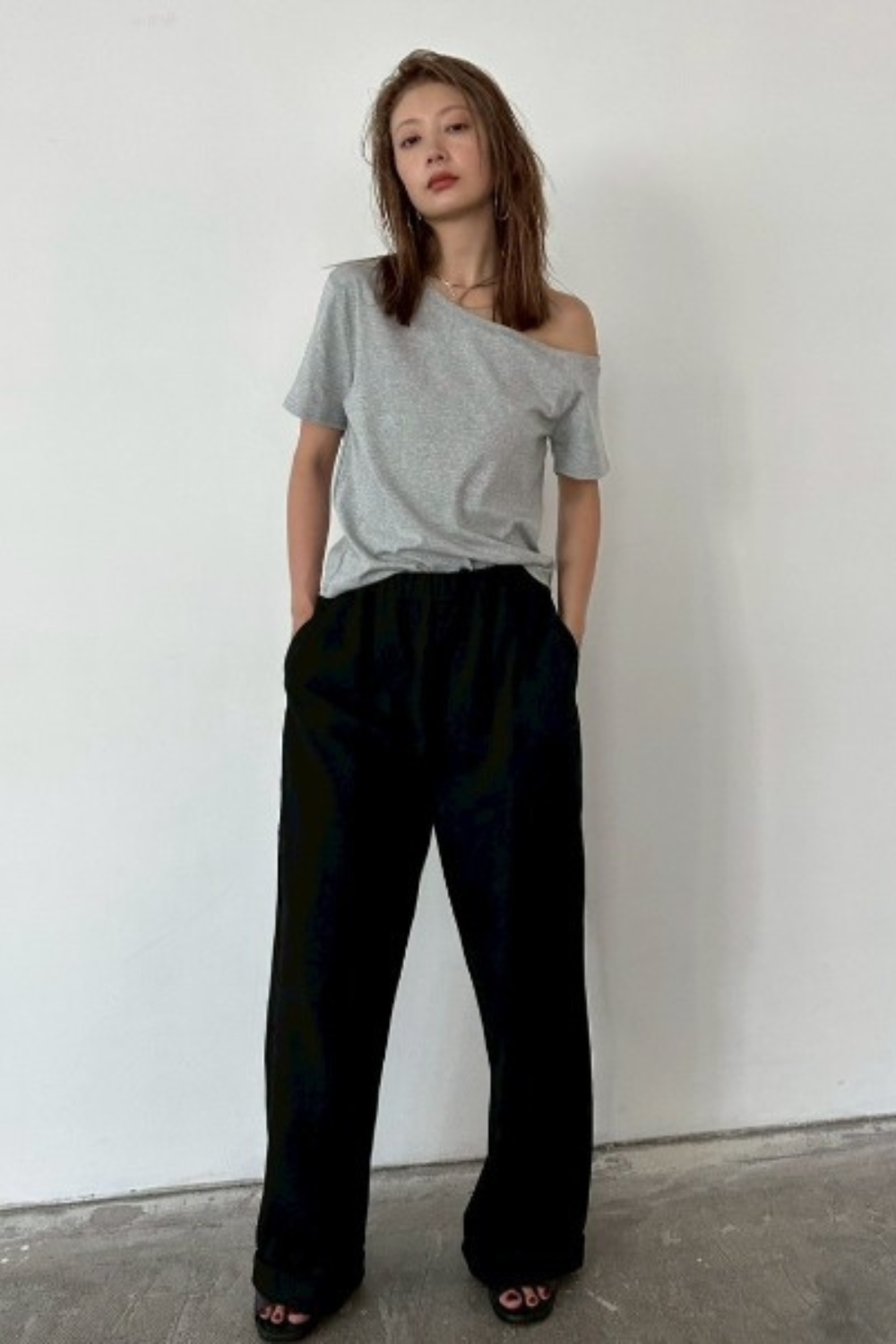 One-shoulder T-shirt