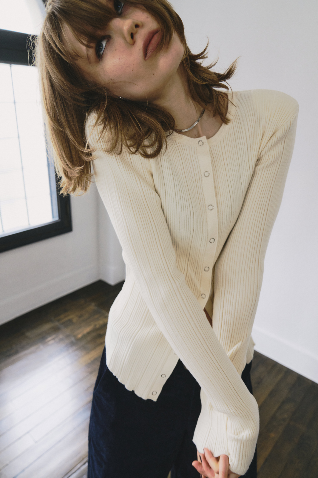 Power shoulder snap button knit