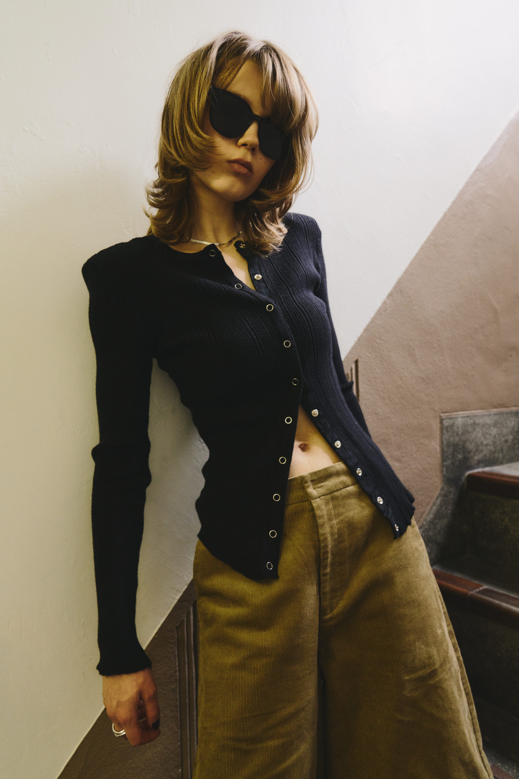Power shoulder snap button knit