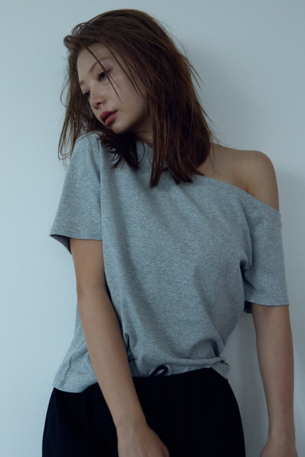 One-shoulder T-shirt