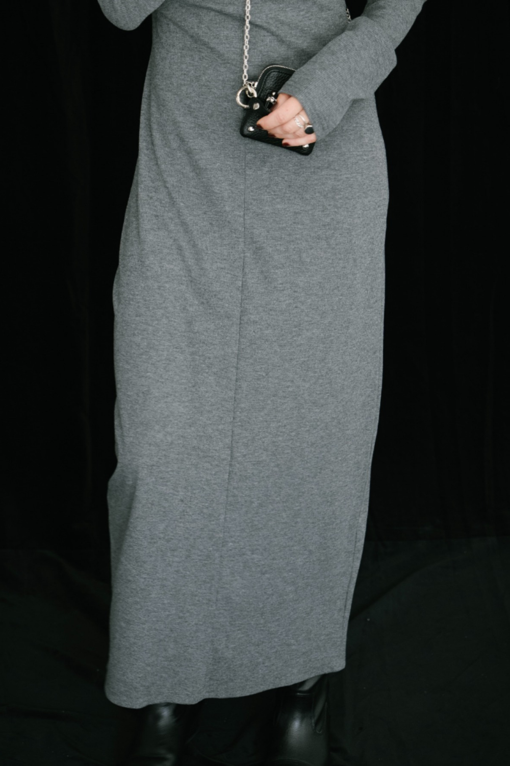 Long-sleeve back cut design dress