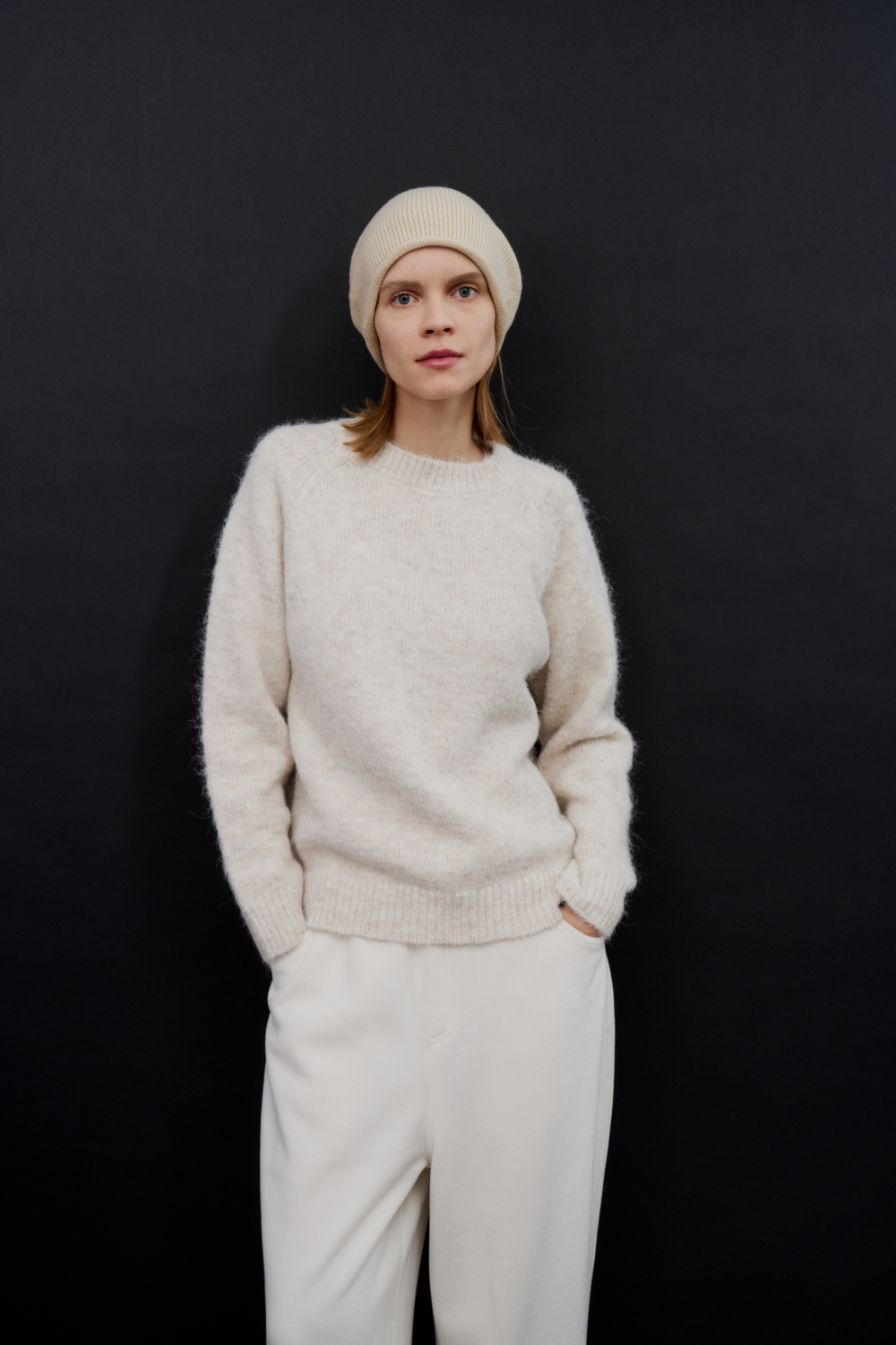 【 preorder 】 Soft hairy knit pullover
