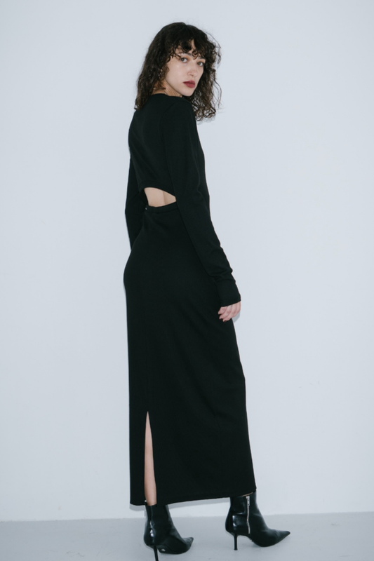 Long-sleeve back cut design dress
