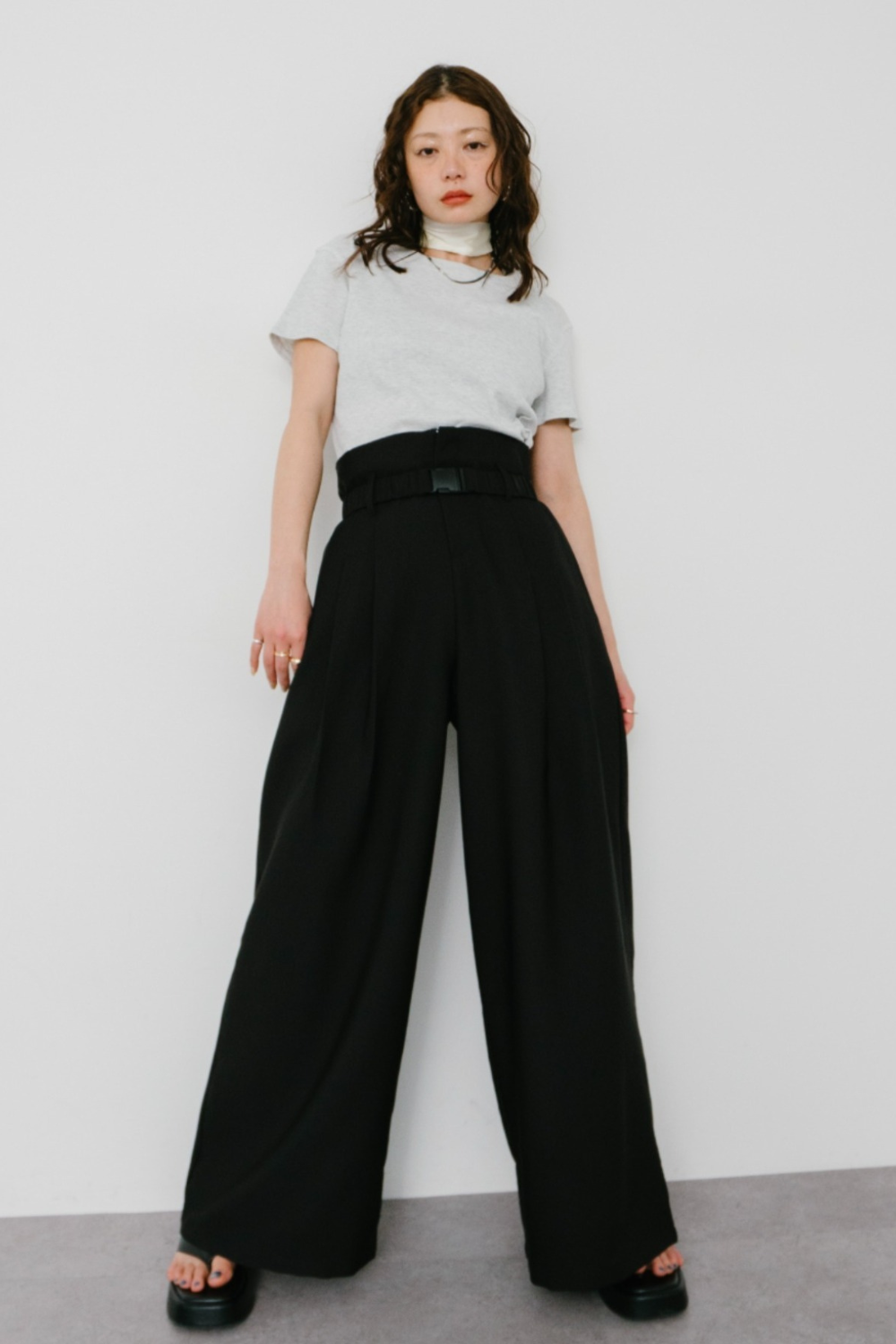 Gathered belted wide pants