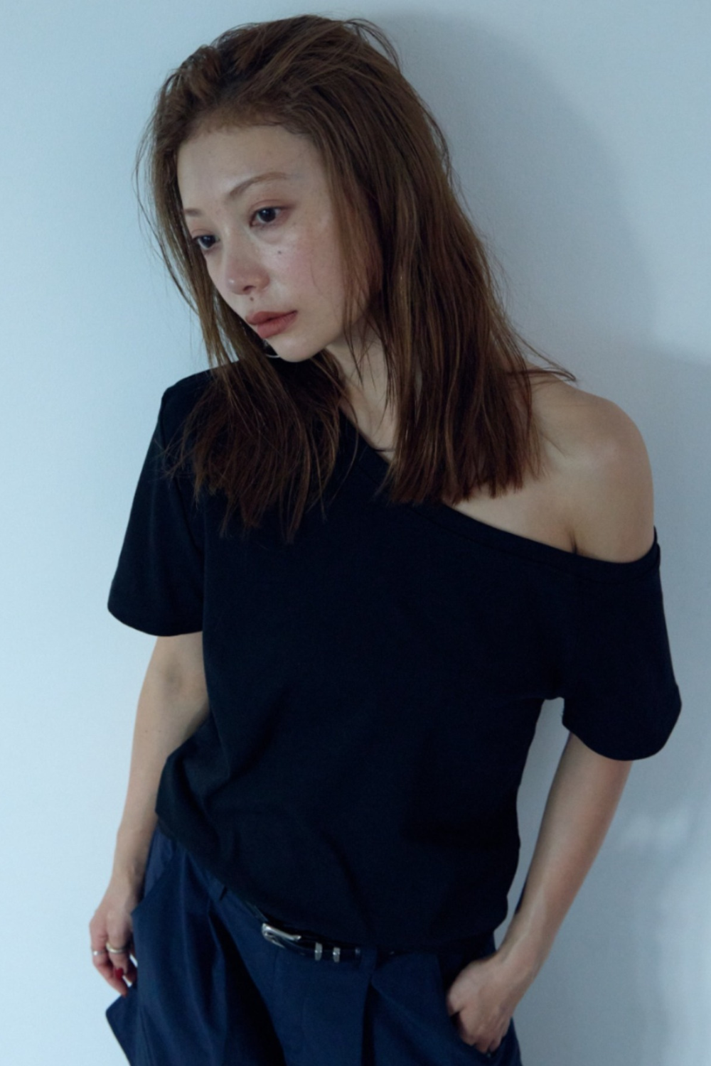 One-shoulder T-shirt