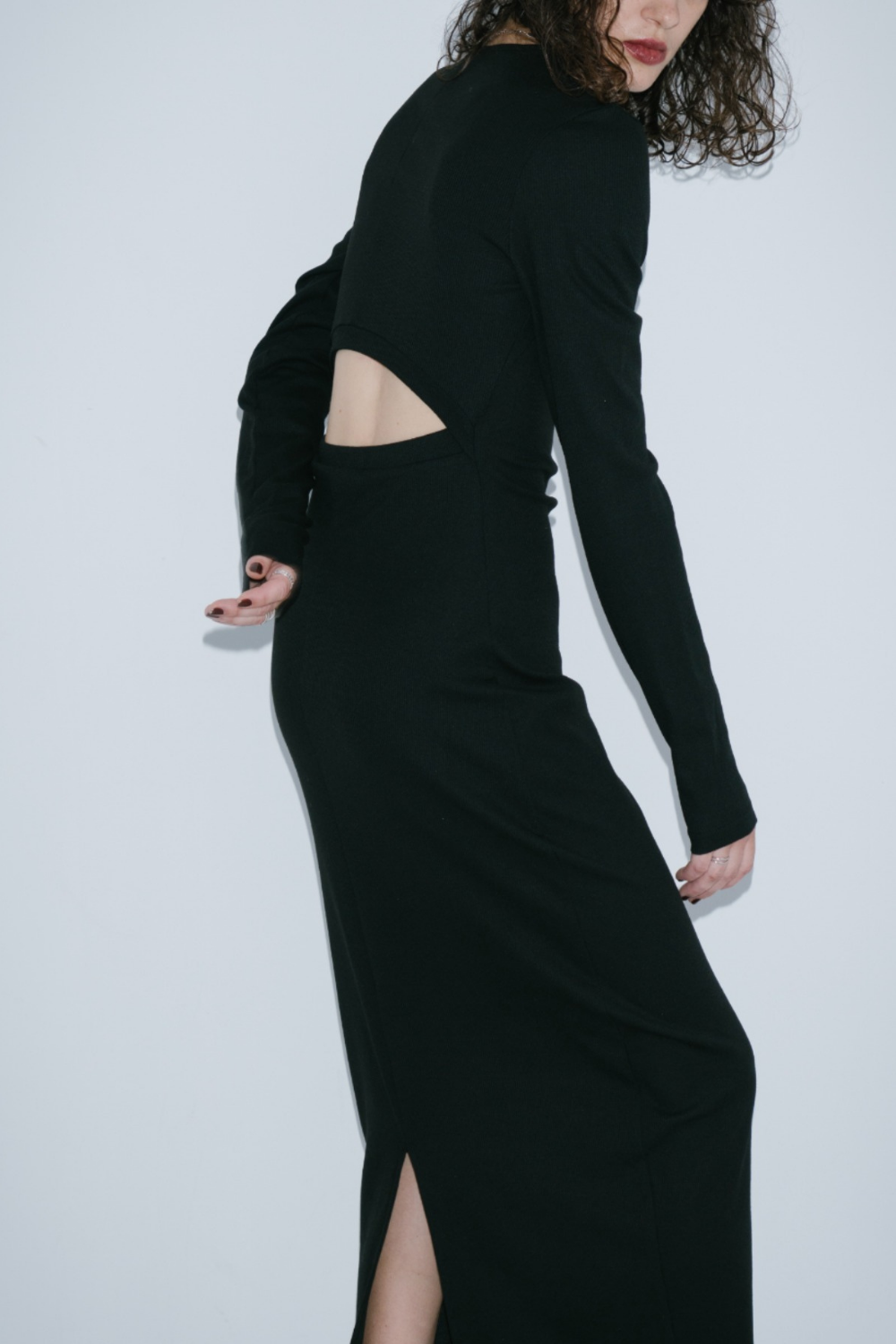 Long-sleeve back cut design dress