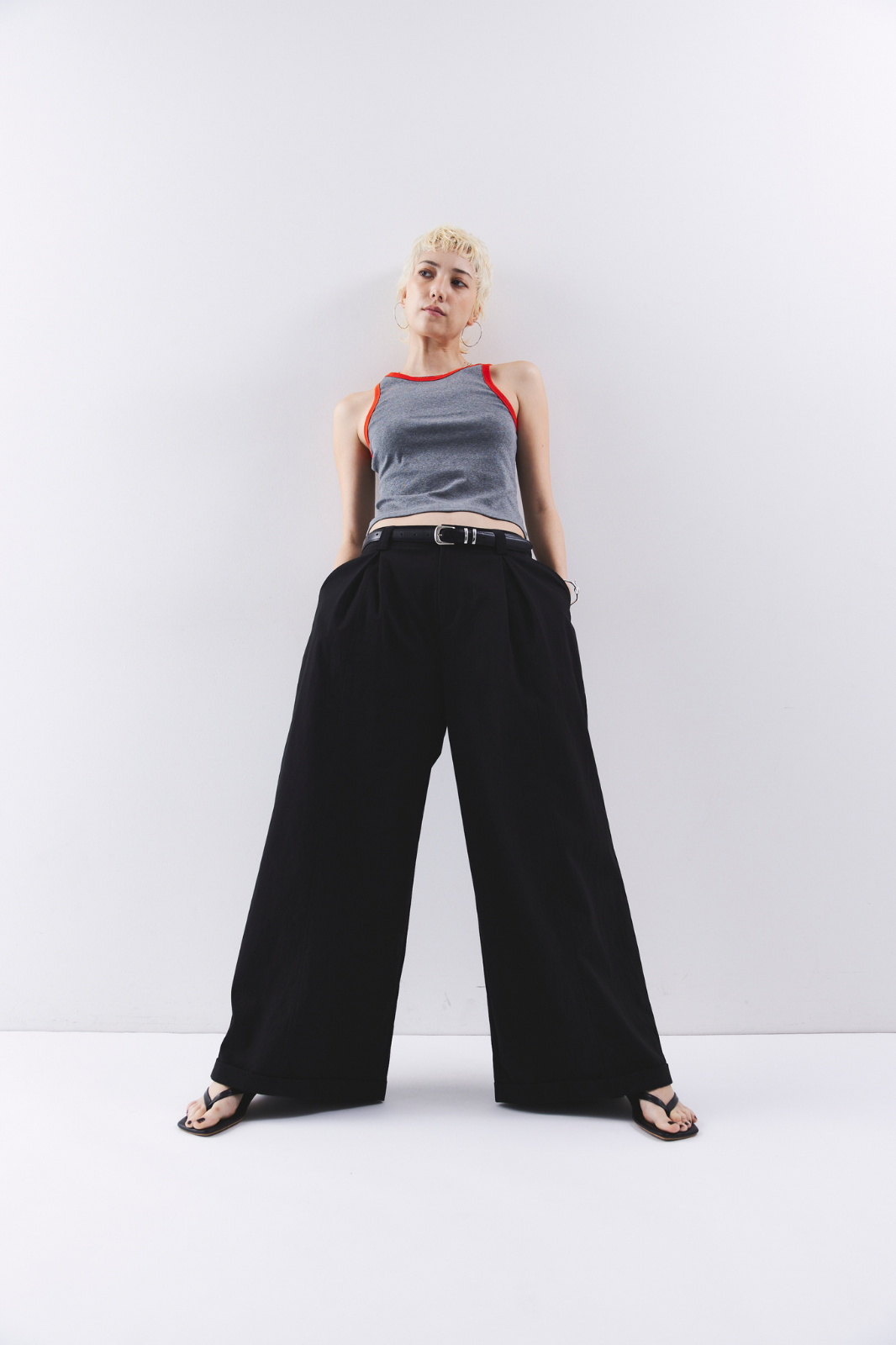 Low rise tuck wide pants