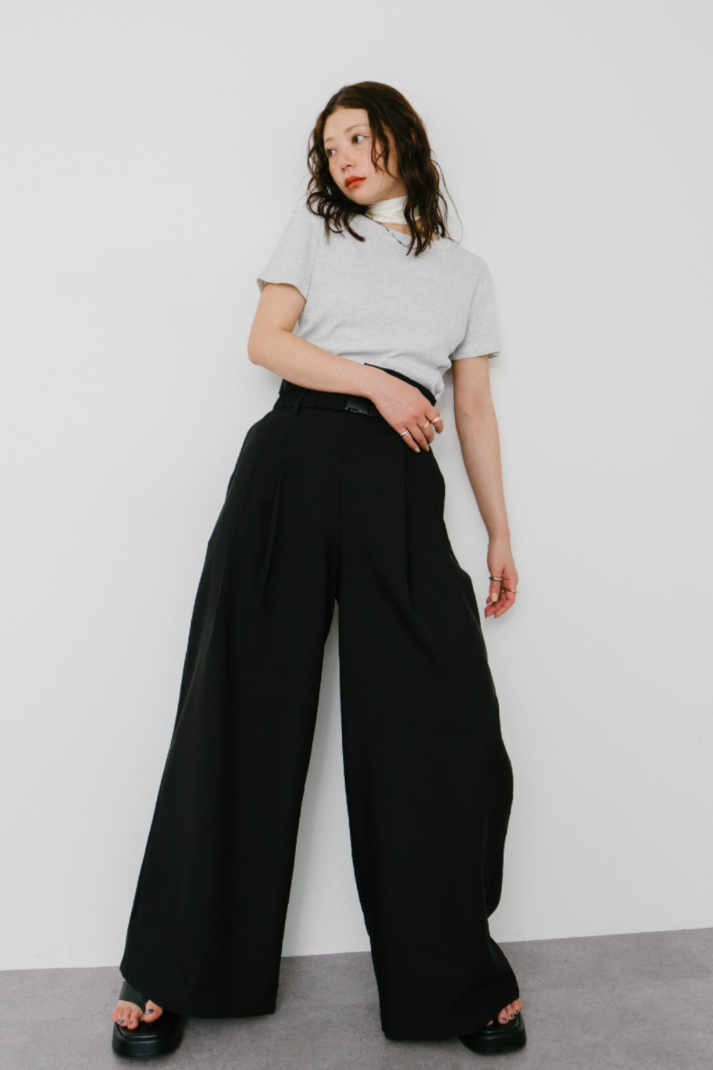 Gathered belted wide pants