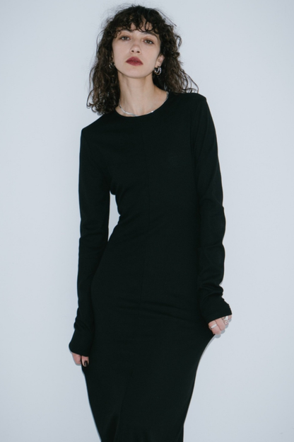 Long-sleeve back cut design dress