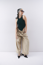 Low rise tuck wide pants