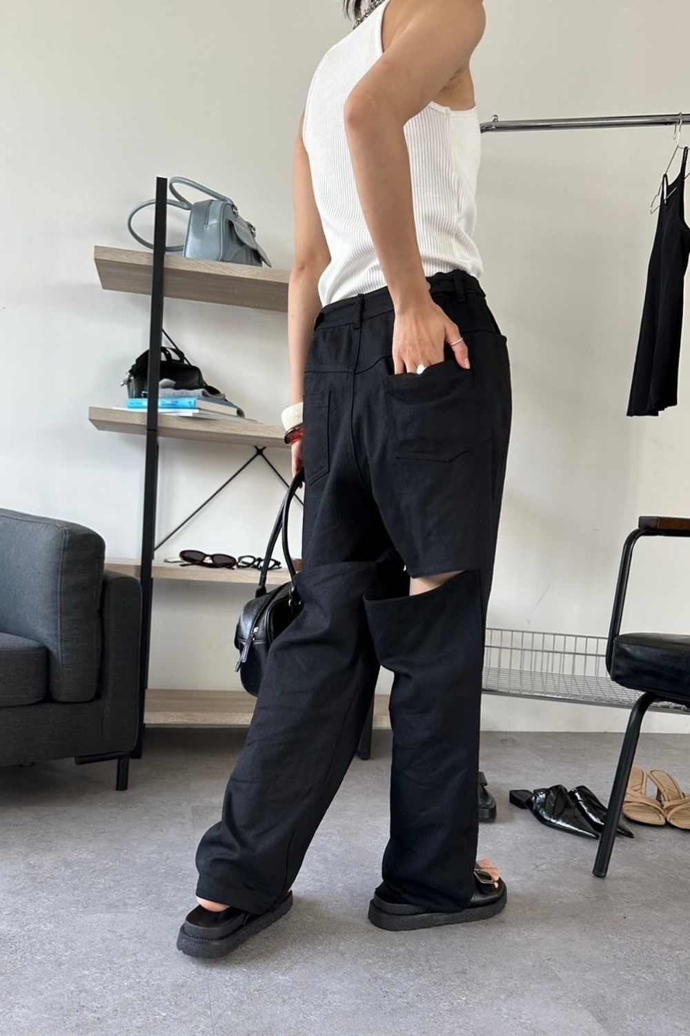 Back slit twill pants