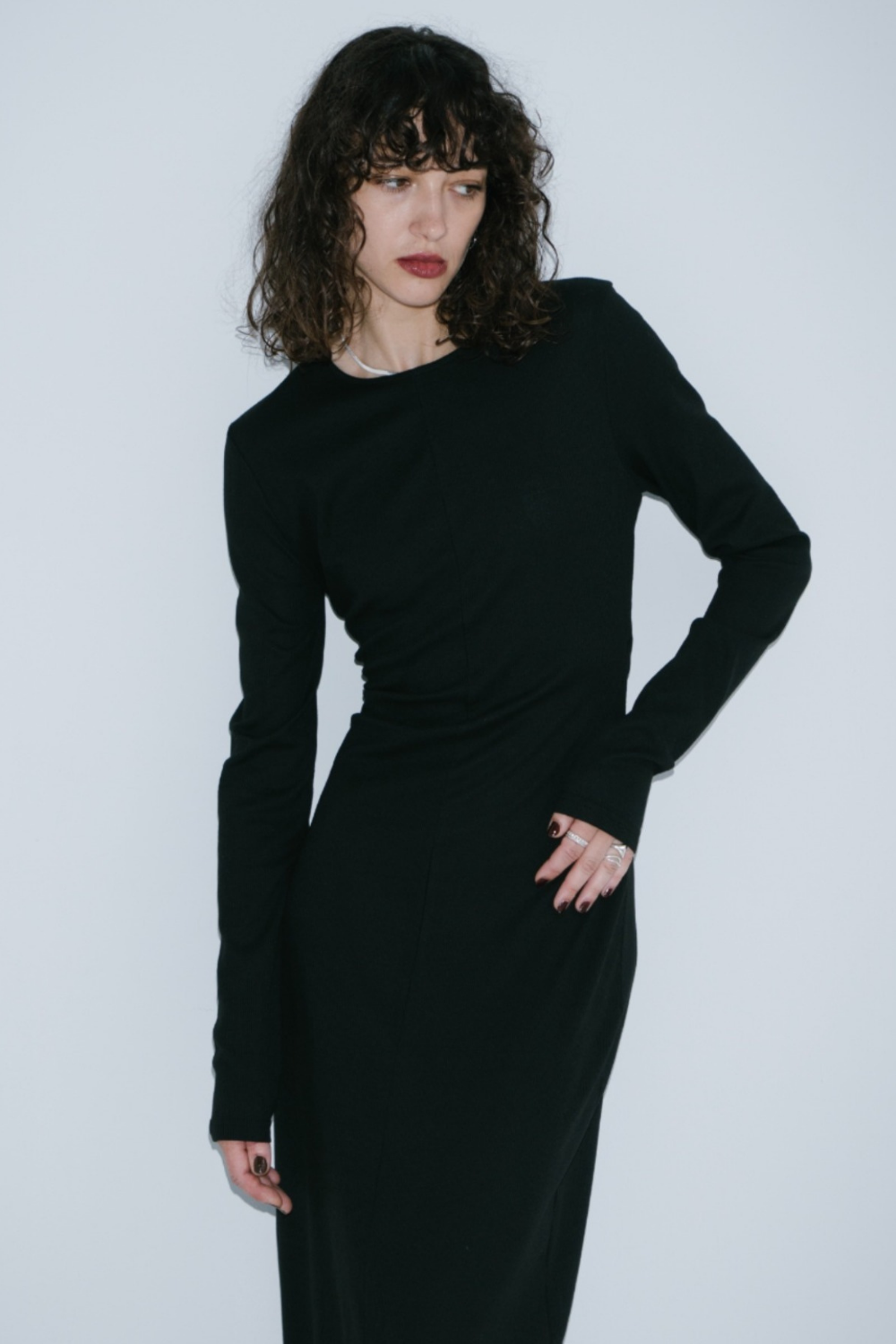 Long-sleeve back cut design dress