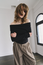 Draped neck off-shoulder long TEE
