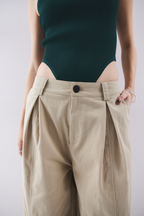 Low rise tuck wide pants