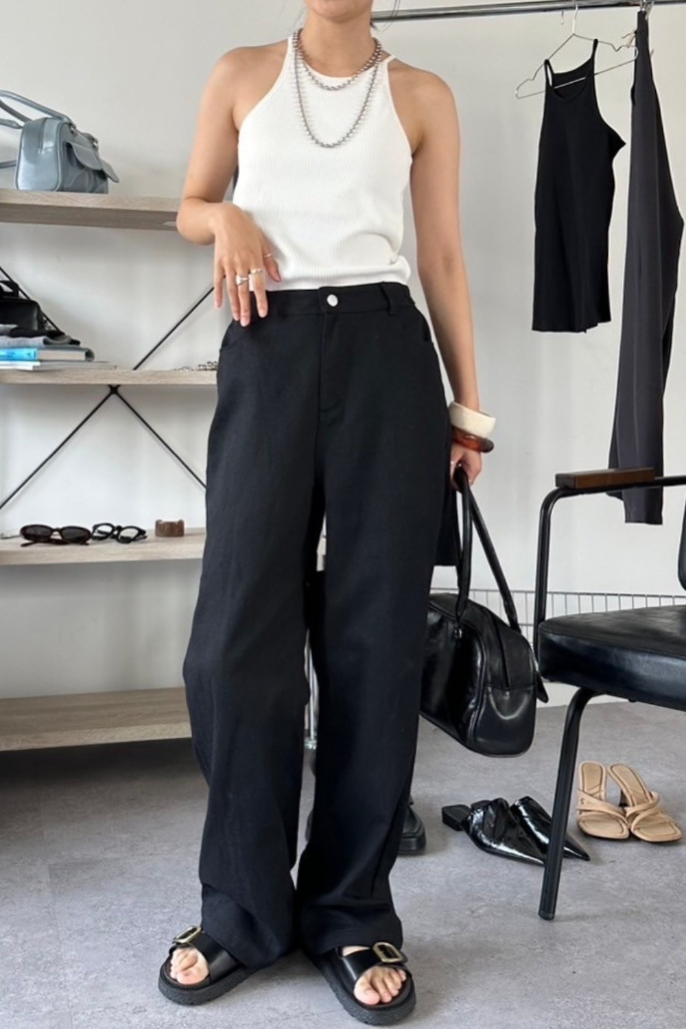 Back slit twill pants