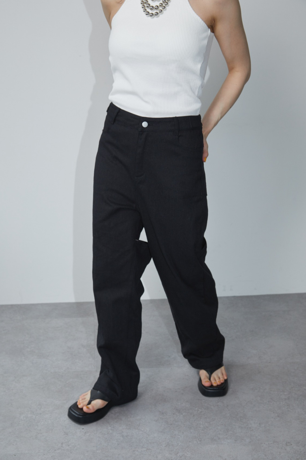 Back slit twill pants